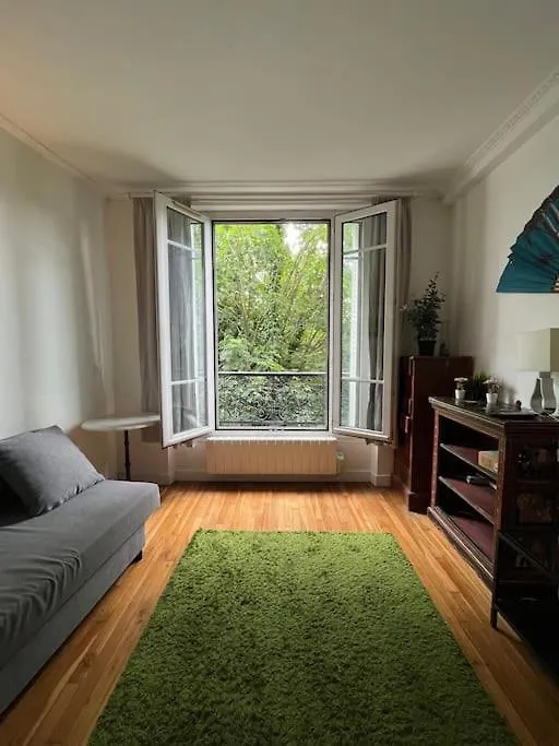 Entire Rental Unit In Paris Apartment