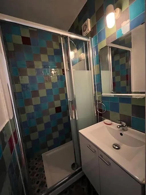 Entire Rental Unit In パリ