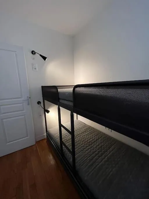 Entire Rental Unit In Paris 0*,  Fransa