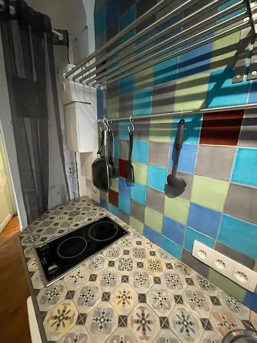 Entire Rental Unit In Paris Daire