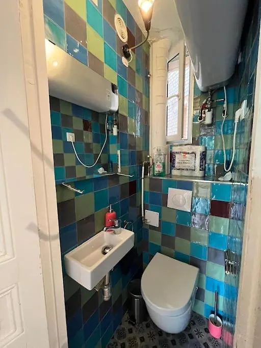 Entire Rental Unit In Paris 0*,  Fransa